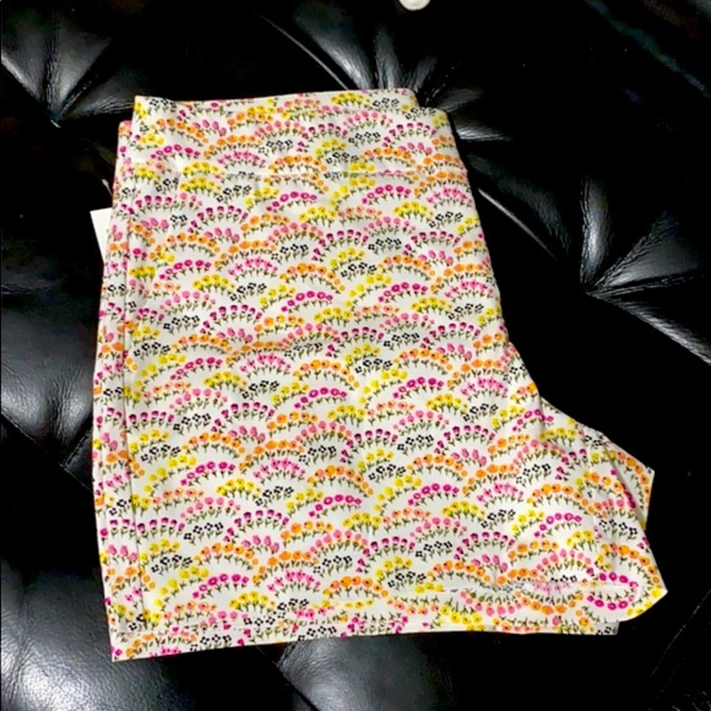 NEW ⭐️ Maison Jules Size 8 Floral Shorts 🌸